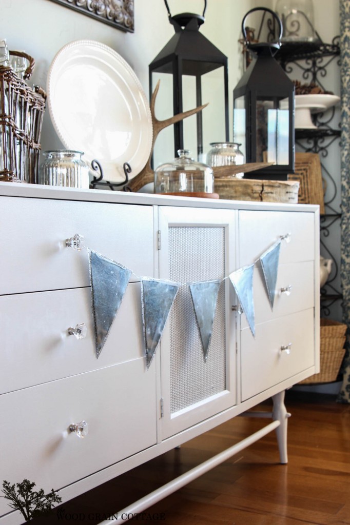 How To Make a Metal Banner by The Wood Grain Cottage