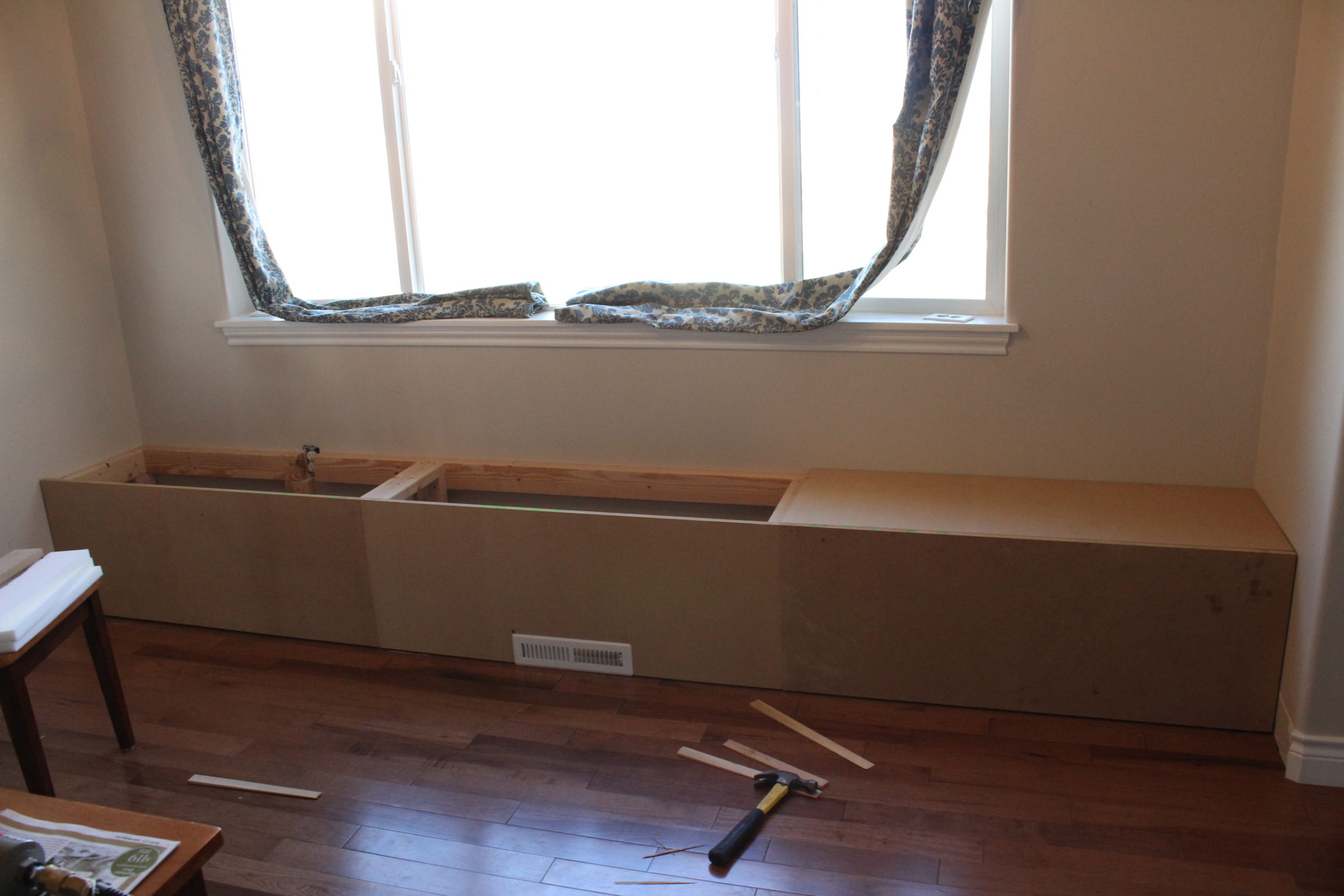 Breakfast Nook Update: The Bench - The Wood Grain Cottage