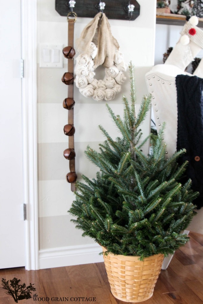 Christmas Home Tour 2013 by The Wood Grain Cottage