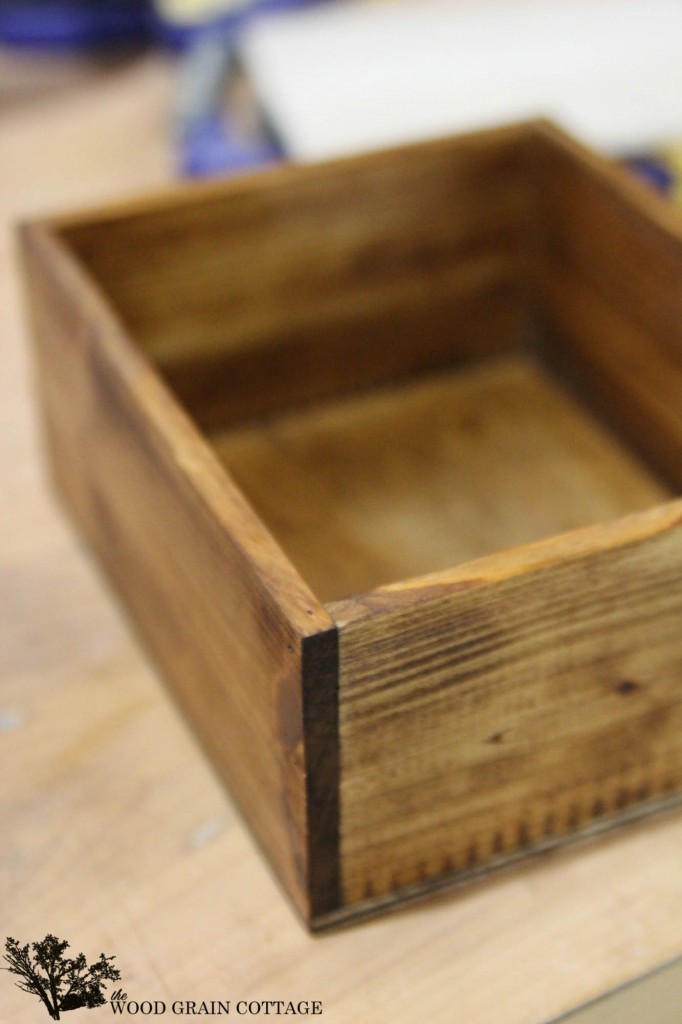 DIY Recipe Box by The Wood Grain Cottage