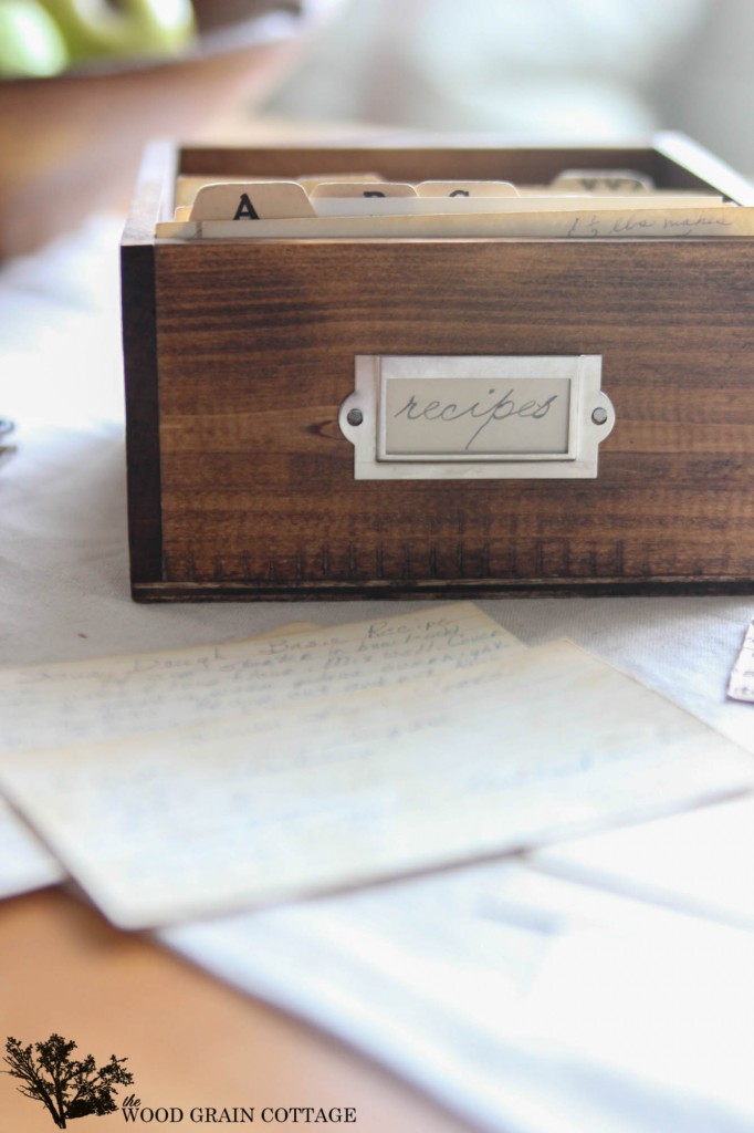 DIY Recipe Box by The Wood Grain Cottage