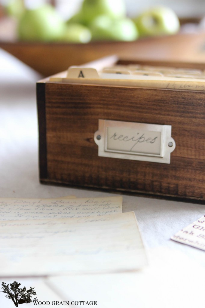 DIY Recipe Box by The Wood Grain Cottage