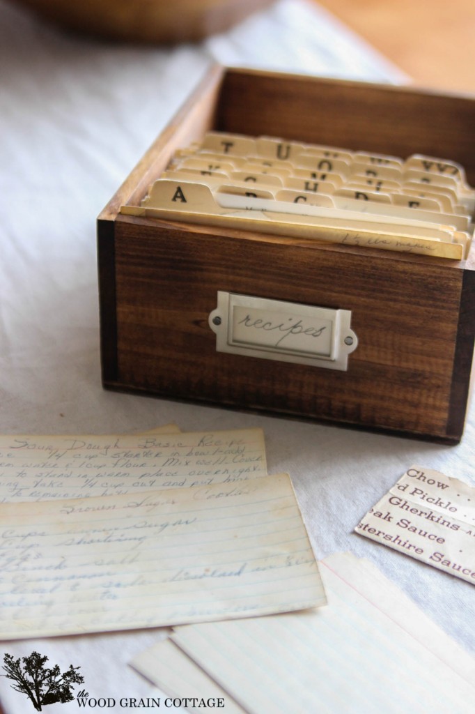 DIY Recipe Box by The Wood Grain Cottage