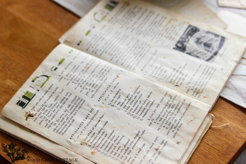 DIY Recipe Box by The Wood Grain Cottage