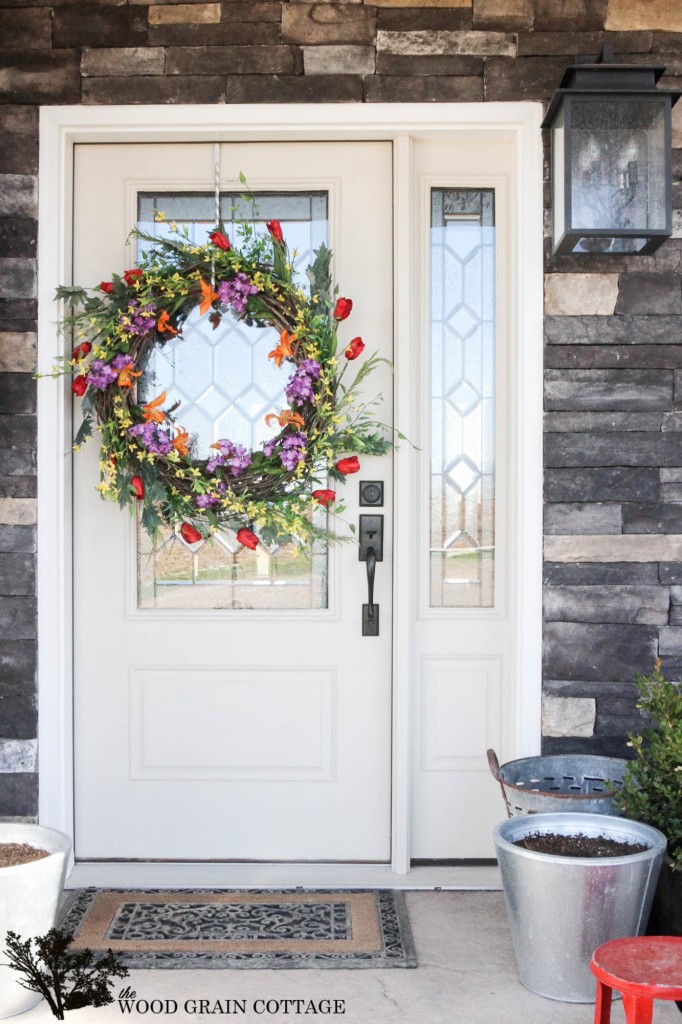 The easy way to make a wreath. Full tutorial by The Wood Grain Cottage
