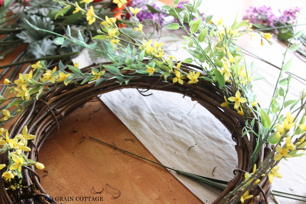 The easy way to make a wreath. Full tutorial by The Wood Grain Cottage