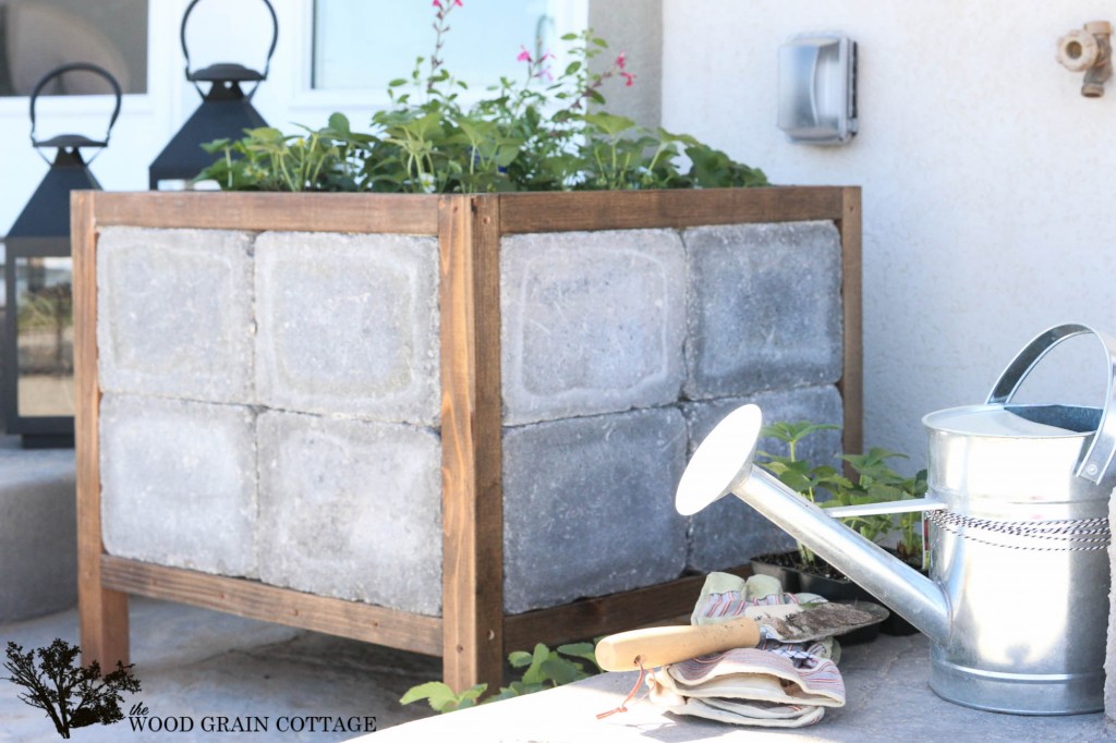 How to make a paver planter. Full tutorial by The Wood Grain Cottage