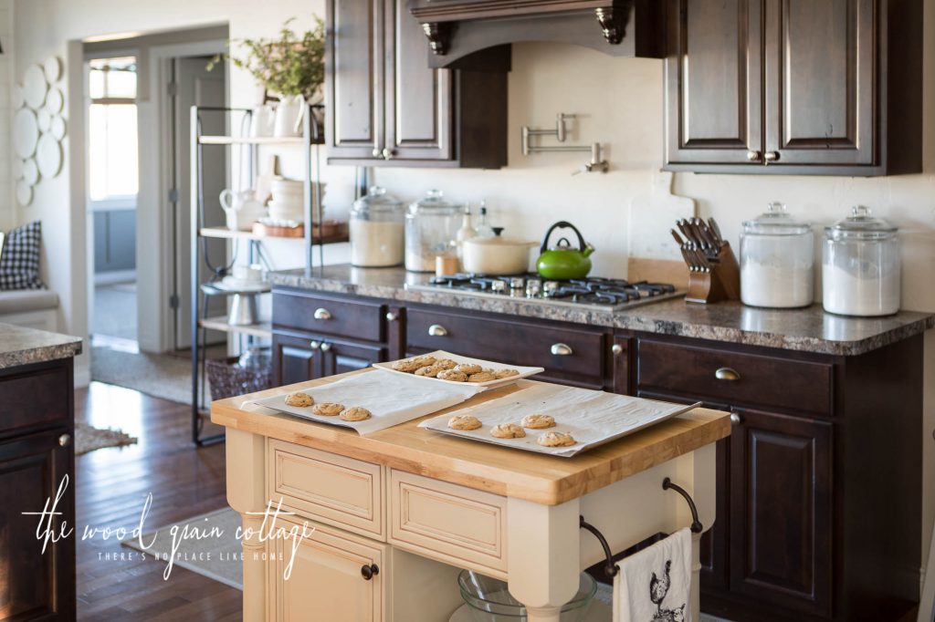 Christmas Home Tour by The Wood Grain Cottage