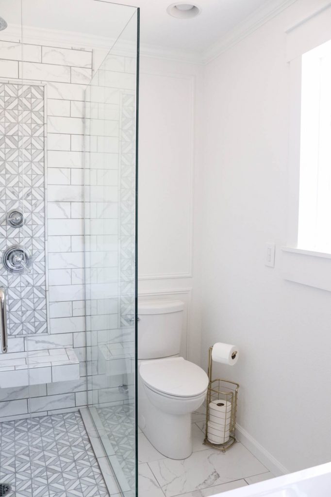 A picture of our bathroom with the wall moulding finished. 