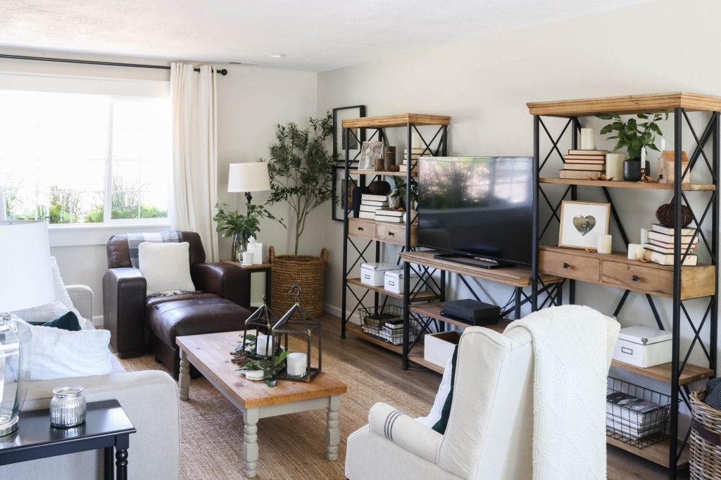 A picture of a living room with furniture and accessories. 