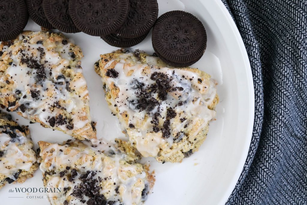 A picture showing the gluten free Oreo scones.