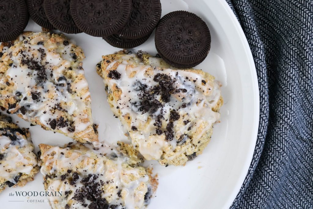 A picture showing the gluten free Oreo scones. 