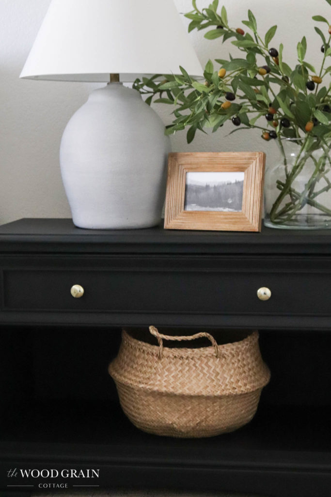 A picture of the finished nightstand. 