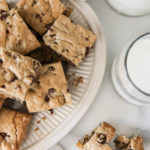 A picture of the gluten free toffee blondie bars.
