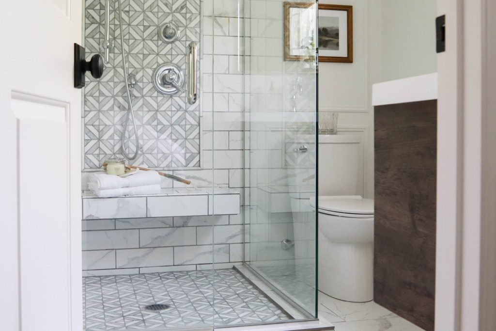A picture of the shower door handle. 