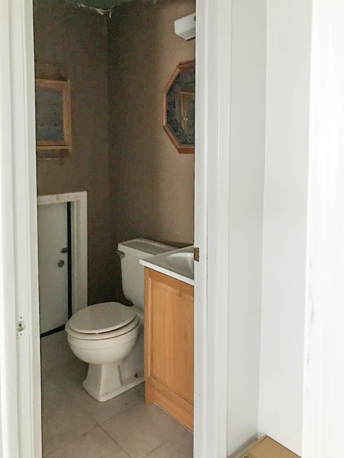 Our Downstairs Bathroom Reveal - The Wood Grain Cottage