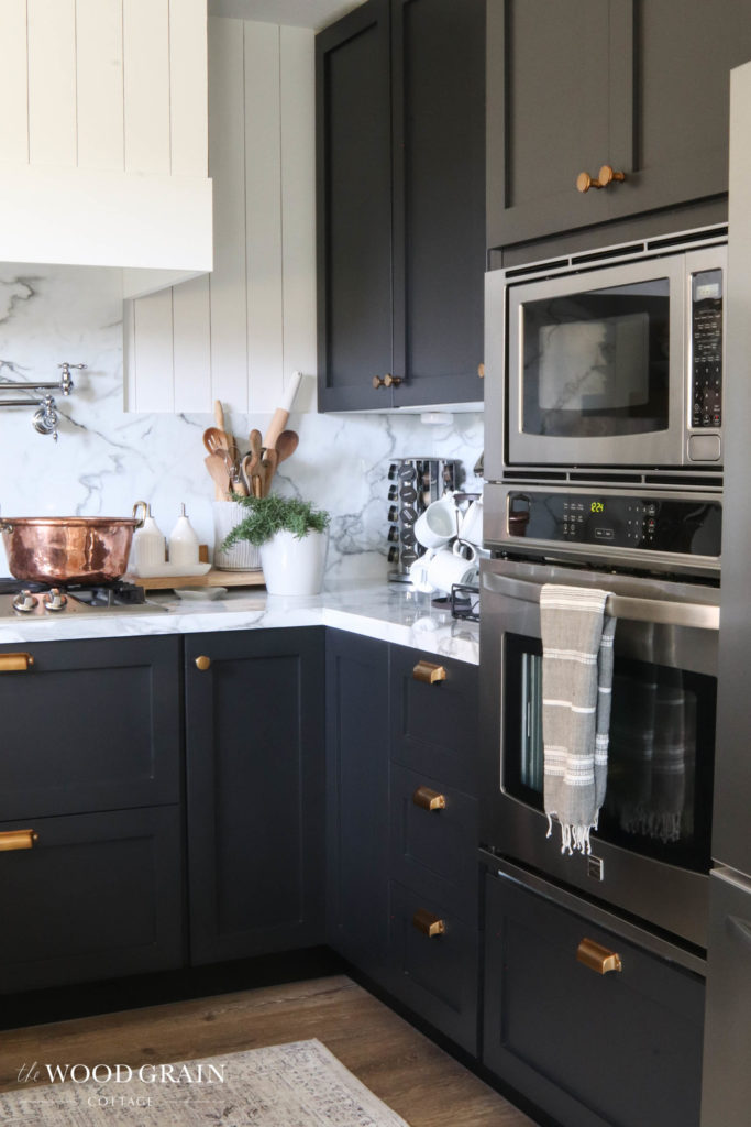 A picture of our oven and microwave appliances. 