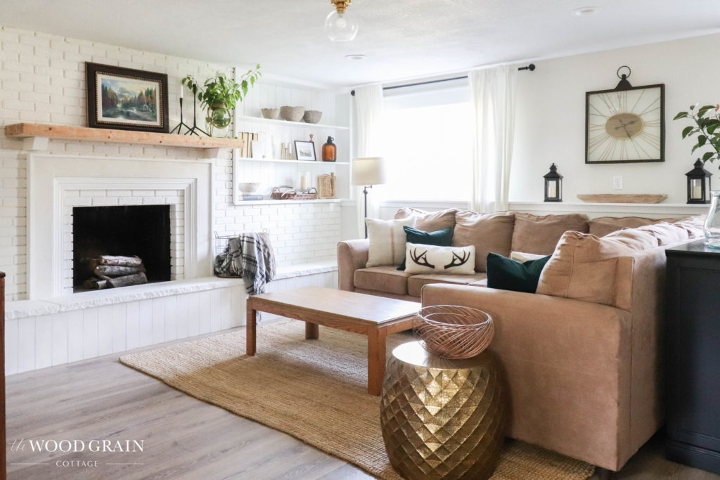 A picture of the living room after it was finished. 